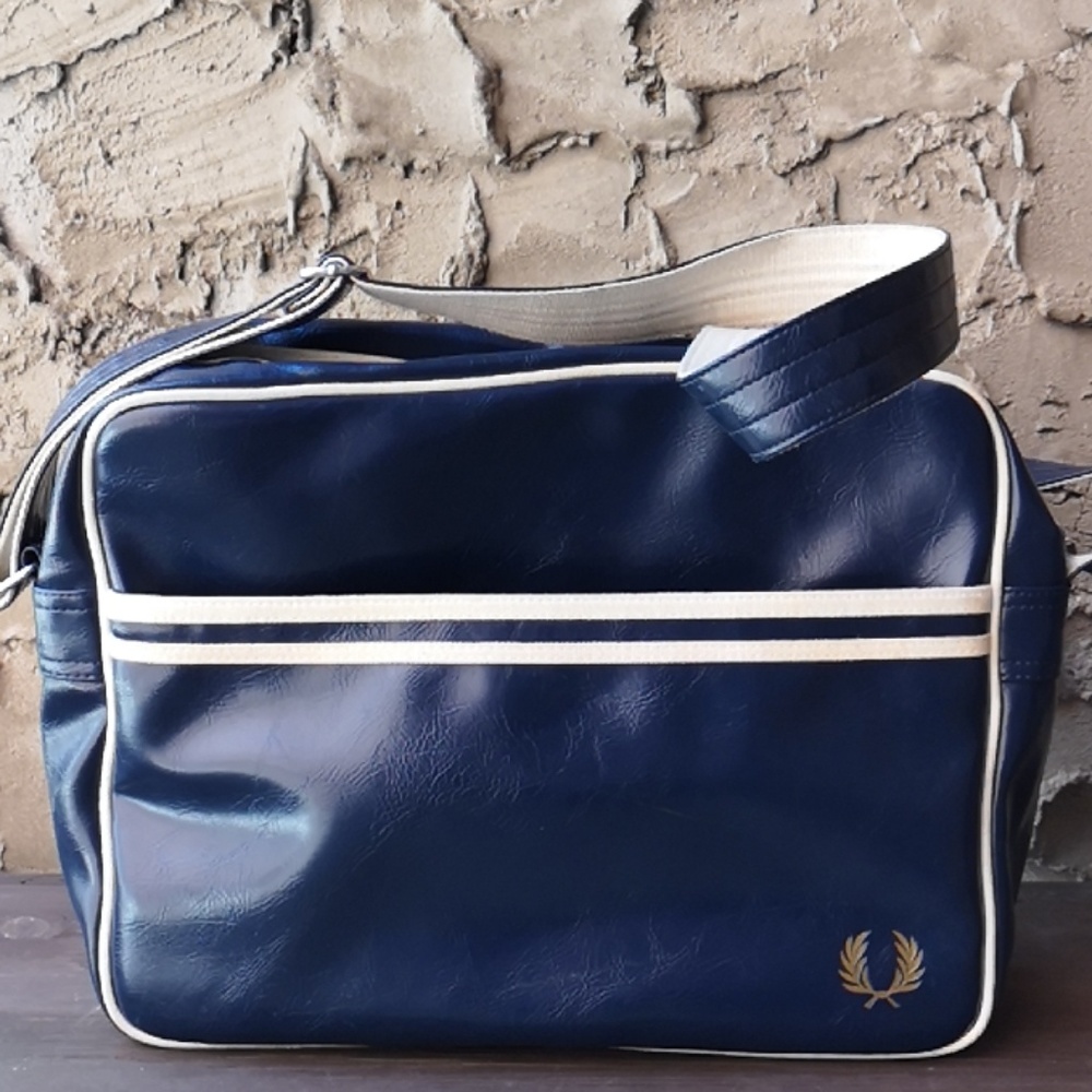 Cross body, laptop bag